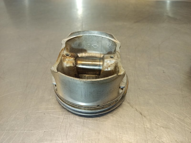 поршень, 600 рублей, Екатеринбург