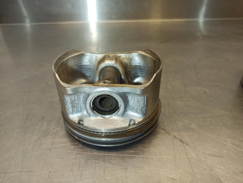 поршень, 600 рублей, Екатеринбург