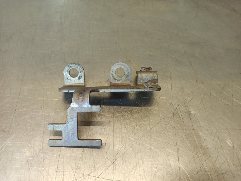 кронштейн впускного коллектора, 400 рублей, Екатеринбург