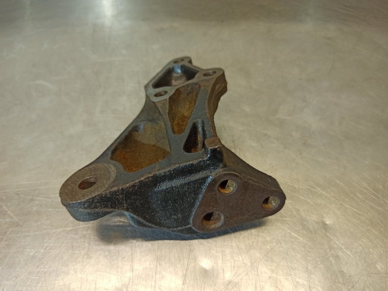 кронштейн двигателя, 400 рублей, Екатеринбург