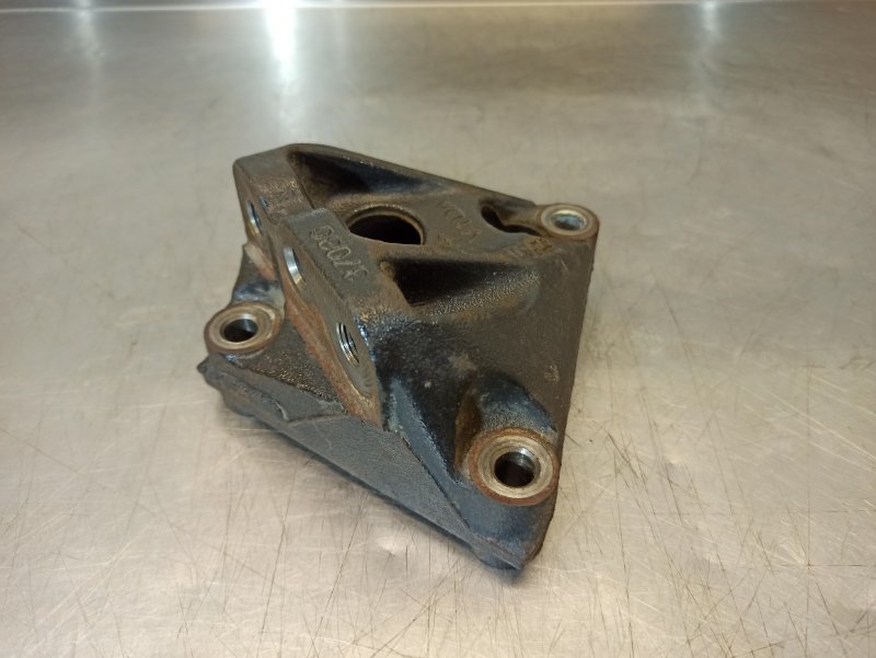 кронштейн опоры двигателя, 400 рублей, Екатеринбург