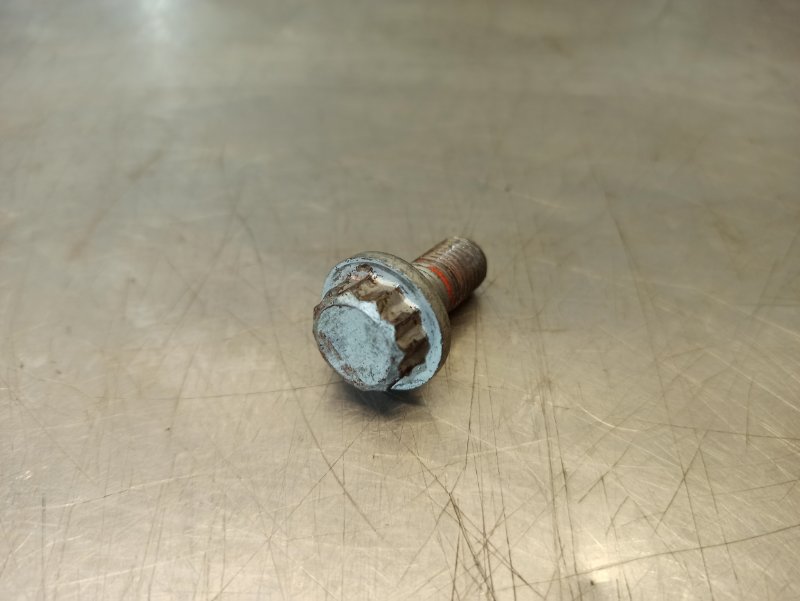 болт маховика, 300 рублей, Екатеринбург