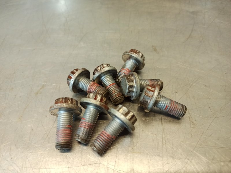 болт маховика, 300 рублей, Екатеринбург