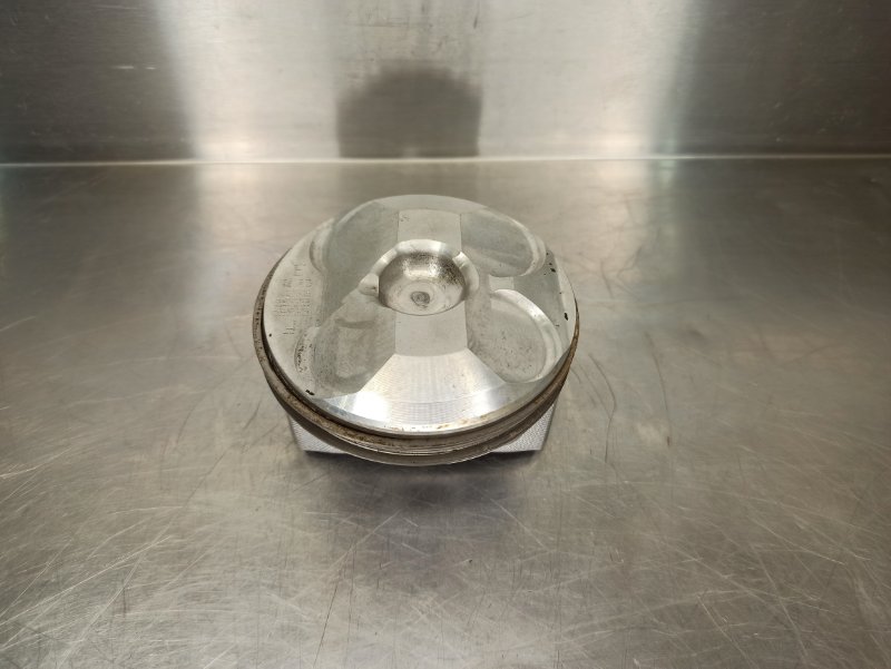 поршень, 1000 рублей, Екатеринбург