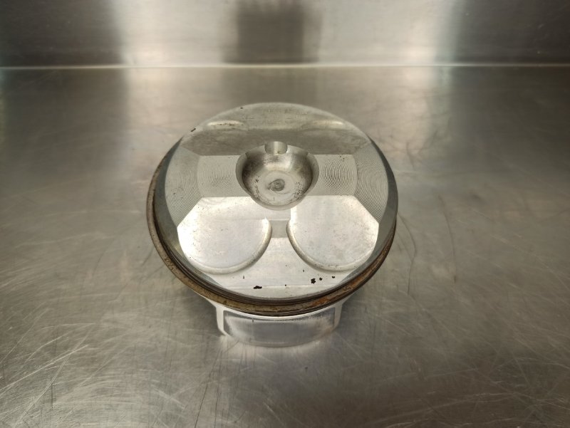 поршень, 1000 рублей, Екатеринбург