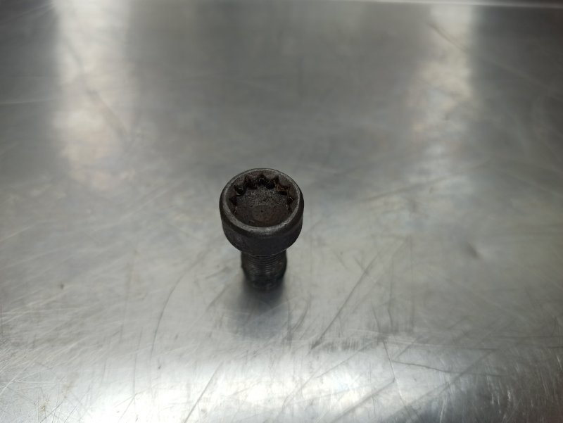 болт маховика, 400 рублей, Екатеринбург