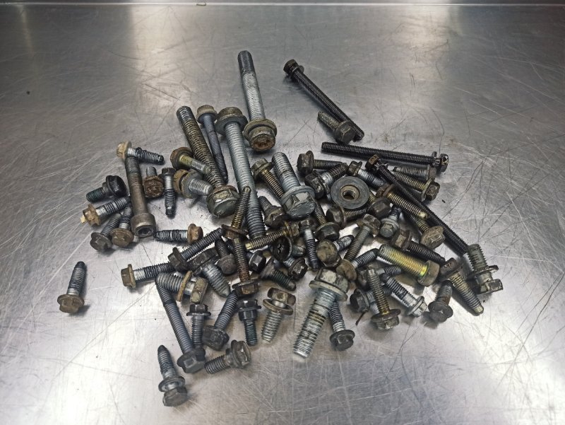 Комплект болтов двигателя, 1000 рублей, Екатеринбург
