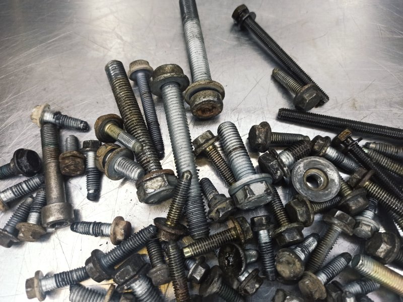 Комплект болтов двигателя, 1000 рублей, Екатеринбург