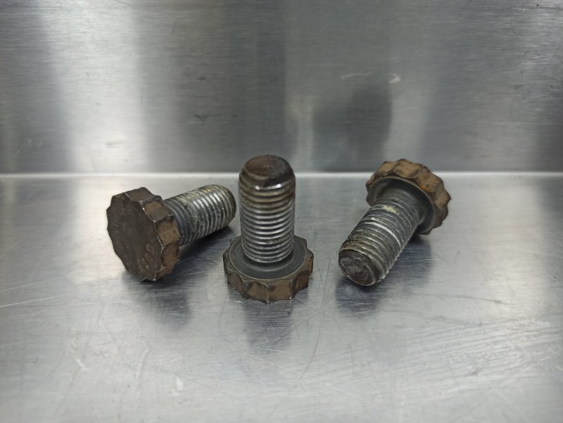 болт маховика, 1000 рублей, Екатеринбург