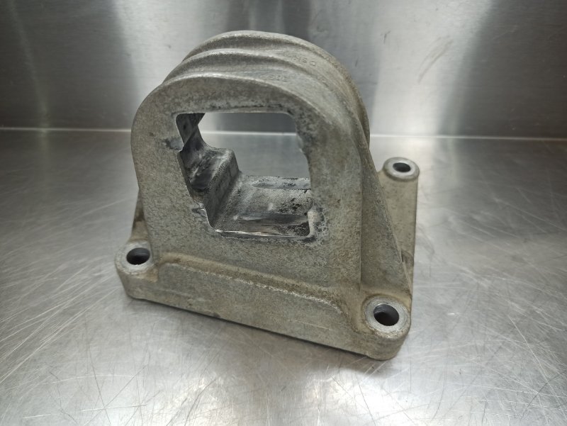 кронштейн опоры двигателя, 400 рублей, Екатеринбург