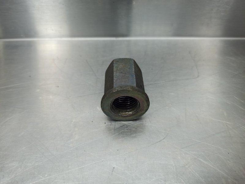 гайка, 400 рублей, Екатеринбург