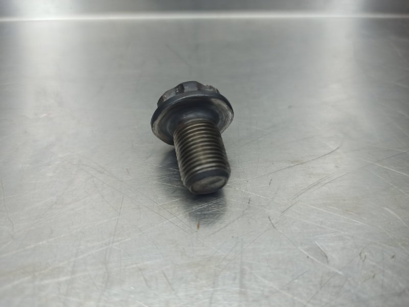 болт маховика, 300 рублей, Екатеринбург