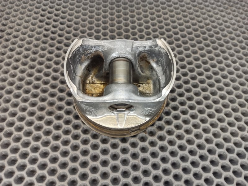 поршень, 700 рублей, Екатеринбург