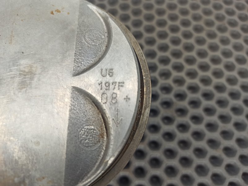 поршень, 700 рублей, Екатеринбург