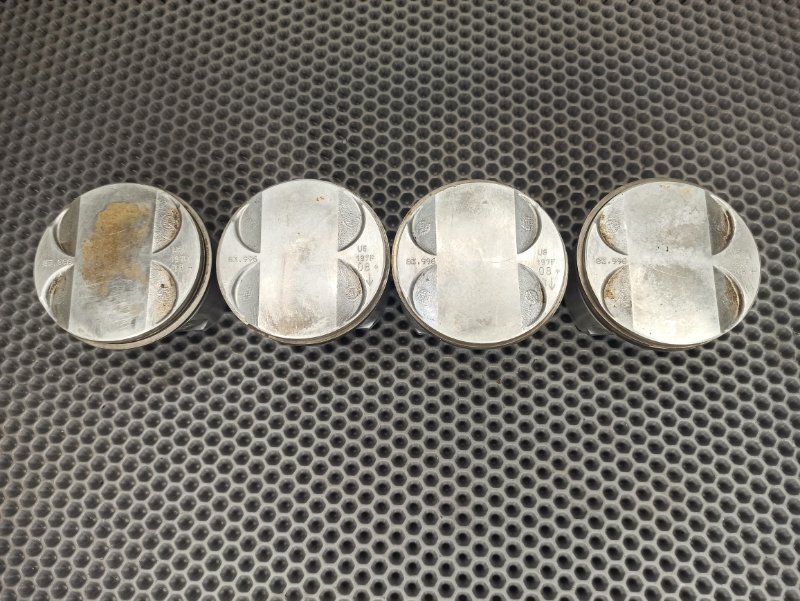 поршень, 700 рублей, Екатеринбург