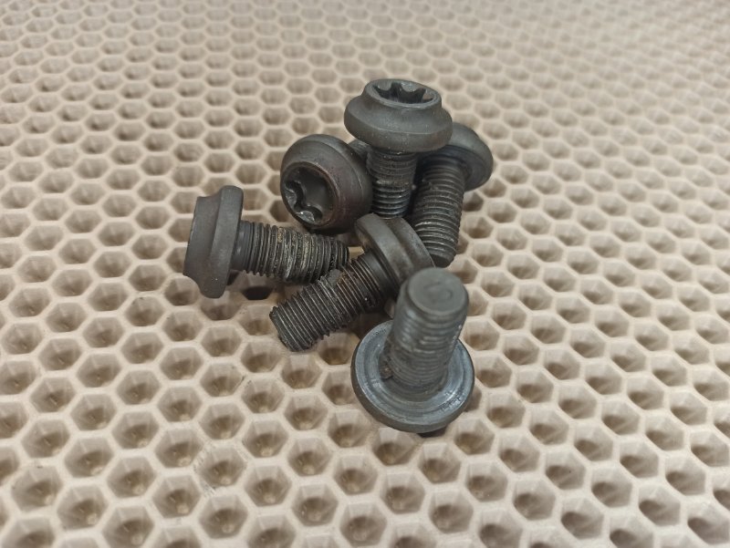 болт маховика, 300 рублей, Екатеринбург