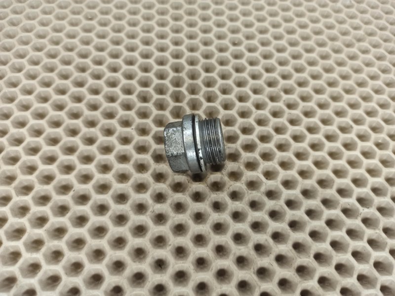 Резьбовая пробка, 300 рублей, Екатеринбург