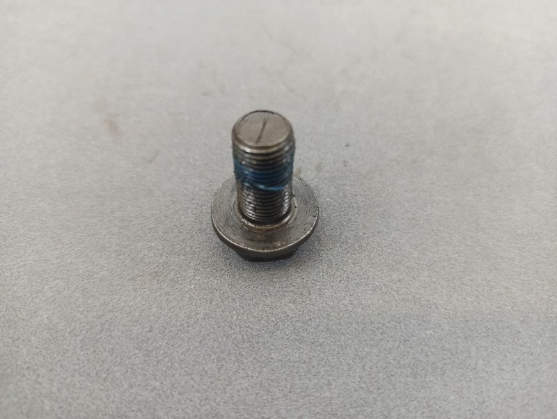 болт маховика, 300 рублей, Екатеринбург