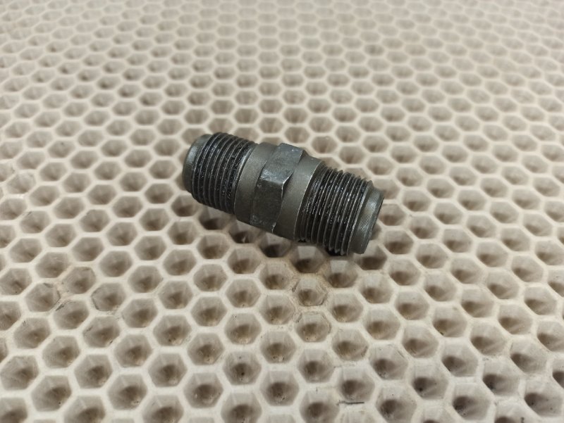 Болт крепления масляного фильтра, 500 рублей, Екатеринбург