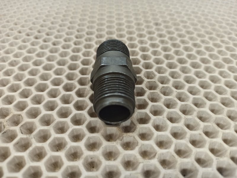 Болт крепления масляного фильтра, 500 рублей, Екатеринбург