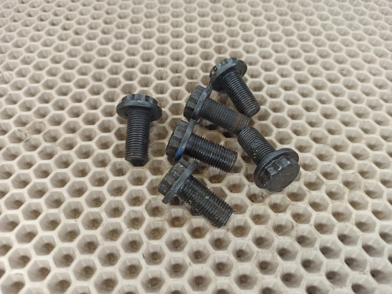 болт маховика, 300 рублей, Екатеринбург