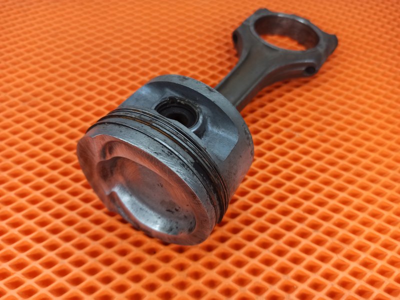 поршень с шатуном, 1300 рублей, Екатеринбург