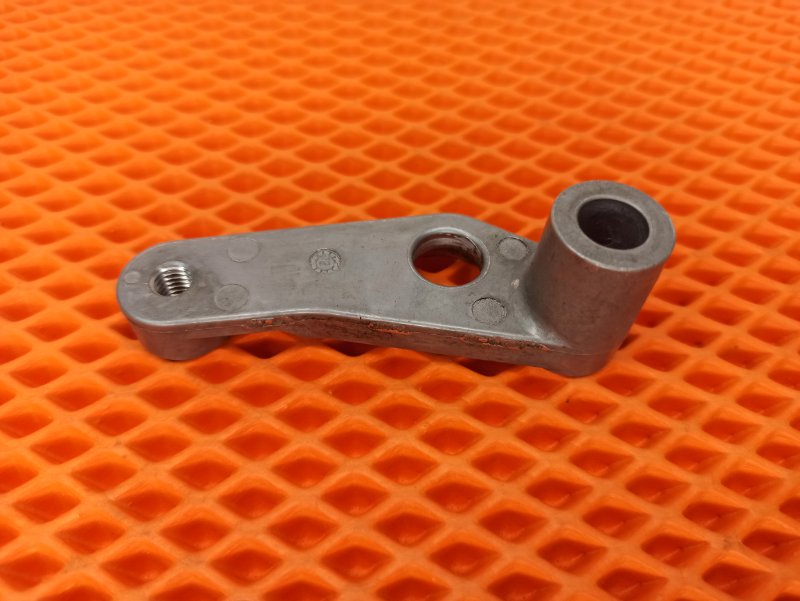 Кронштейн обводного ролика, 400 рублей, Екатеринбург