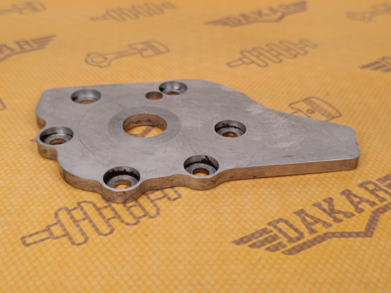 Крышка балансировочного вала, 500 рублей, Екатеринбург