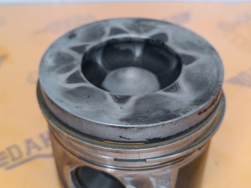 поршень, 2500 рублей, Екатеринбург