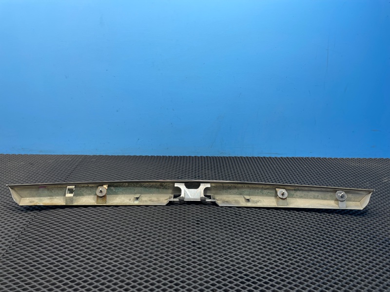 Накладка двери багажника, 900 рублей, Санкт-Петербург