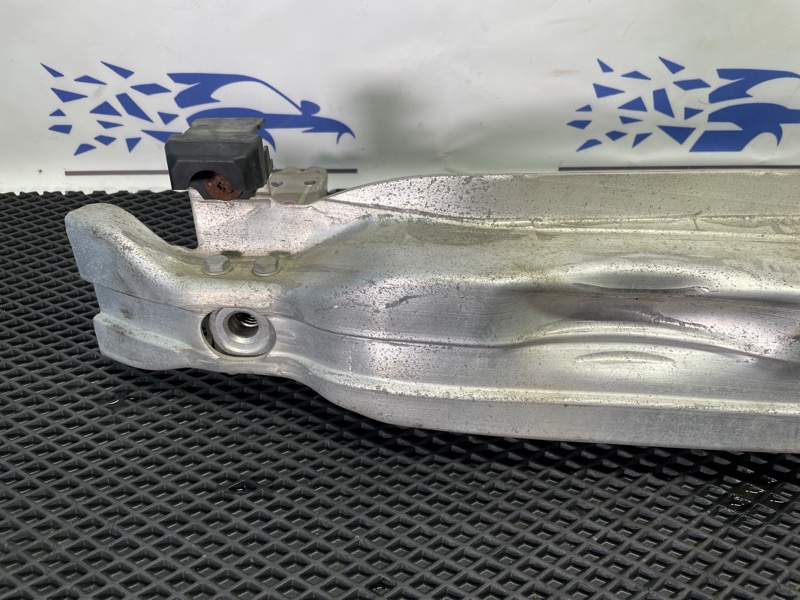 Усилитель бампера, 2000 рублей, Санкт-Петербург