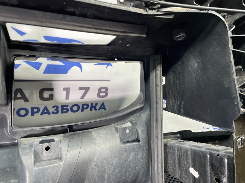 Панель передняя, 10000 рублей, Санкт-Петербург