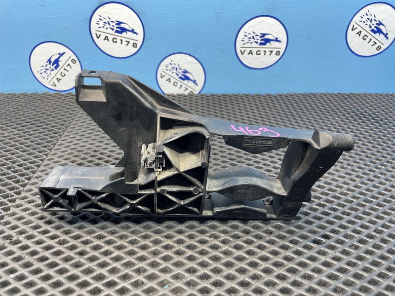 Кронштейн фар, 2000 рублей, Санкт-Петербург