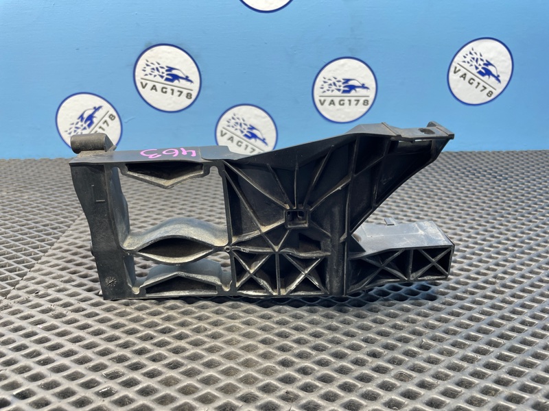 Кронштейн фар, 2000 рублей, Санкт-Петербург