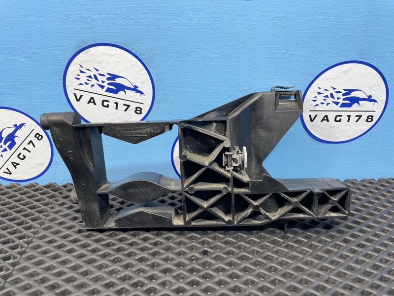 Кронштейн фар, 2000 рублей, Санкт-Петербург