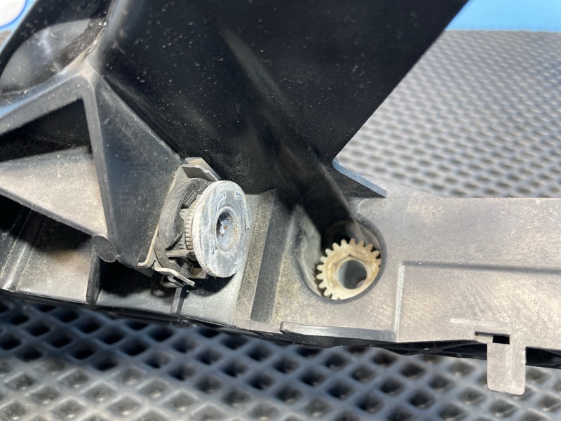 Кронштейн фар, 2000 рублей, Санкт-Петербург