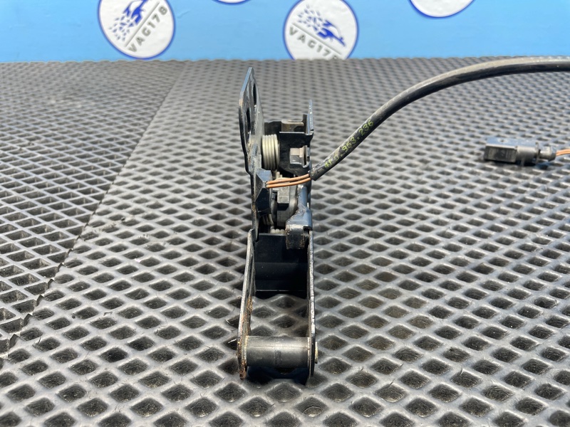 Замок капота, 1000 рублей, Санкт-Петербург