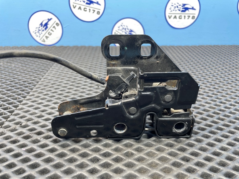 Замок капота, 1000 рублей, Санкт-Петербург