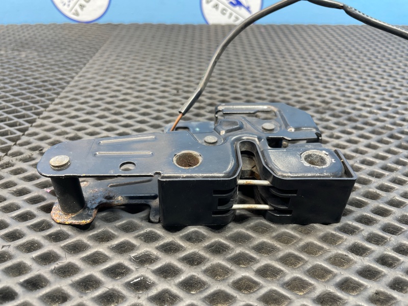 Замок капота, 1000 рублей, Санкт-Петербург