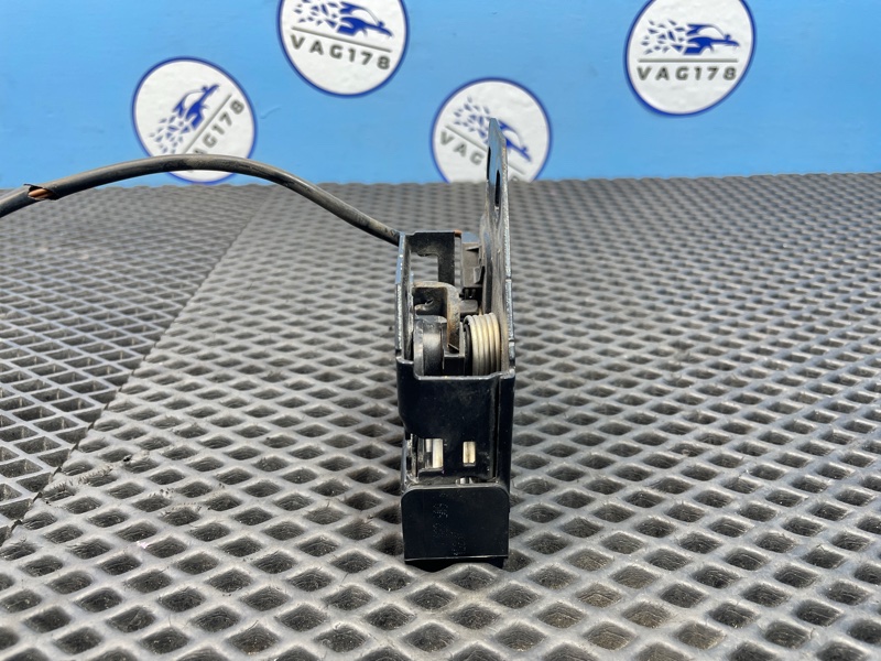 Замок капота, 1000 рублей, Санкт-Петербург