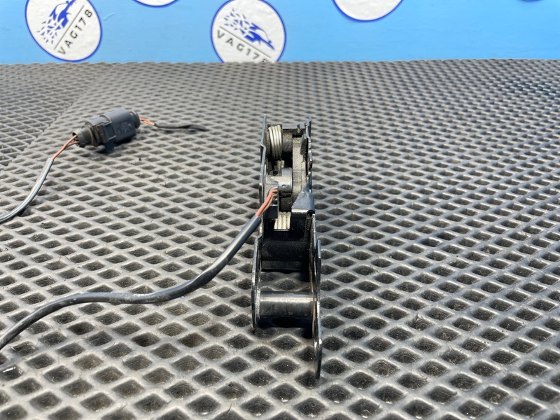 Замок капота, 900 рублей, Санкт-Петербург