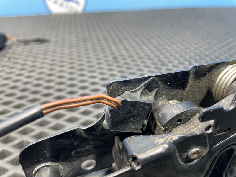 Замок капота, 900 рублей, Санкт-Петербург