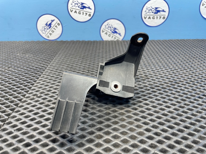 Кронштейн бампера, 900 рублей, Санкт-Петербург