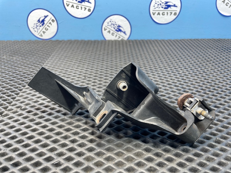 Кронштейн бампера, 900 рублей, Санкт-Петербург