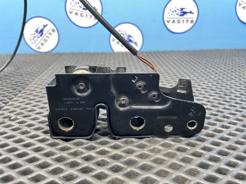 Замок капота, 2000 рублей, Санкт-Петербург