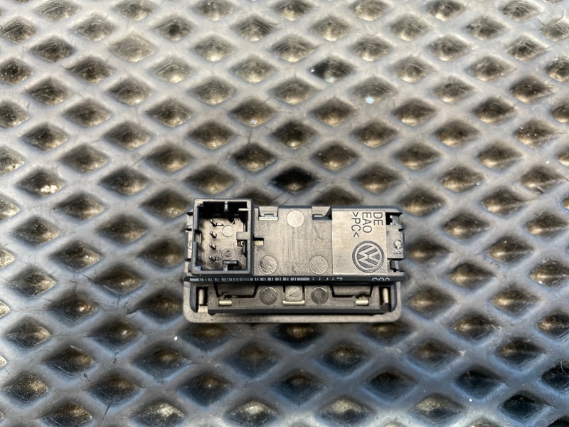 Кнопка открывания багажника, 1500 рублей, Санкт-Петербург