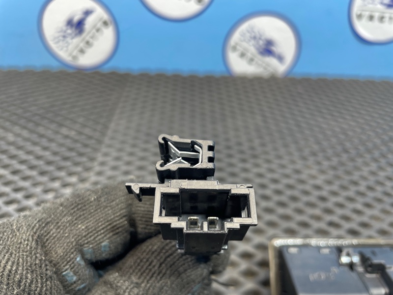 Кнопка открывания багажника, 4900 рублей, Санкт-Петербург