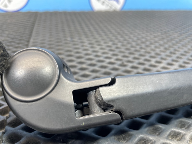 Поводок стеклоочистителя, 1000 рублей, Санкт-Петербург