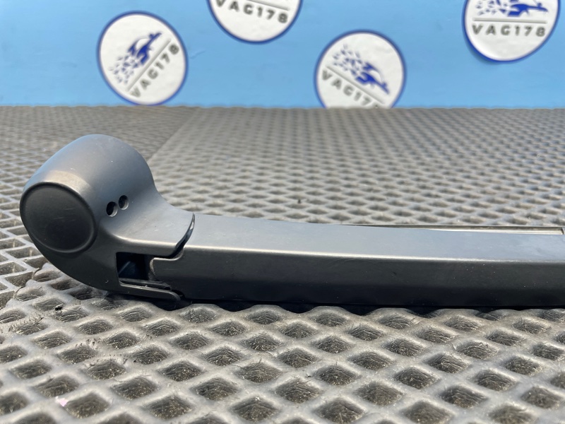 Поводок стеклоочистителя, 1000 рублей, Санкт-Петербург