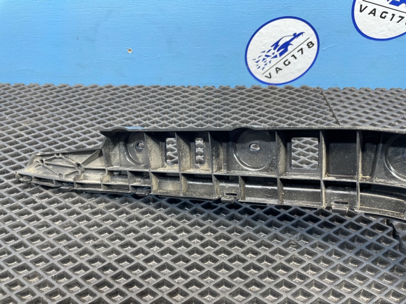 Направляющая бампера, 1000 рублей, Санкт-Петербург